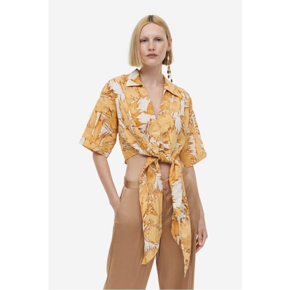 H&M Abstract Leaf Print Tie Front Crop Blouse Tan Cream Large Half Sleeve - Picture 2 of 15